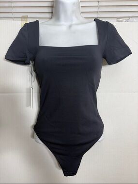 Aritzia Black Square Neck Short Sleeve Bodysuit Original Contour Manner Bodysuit